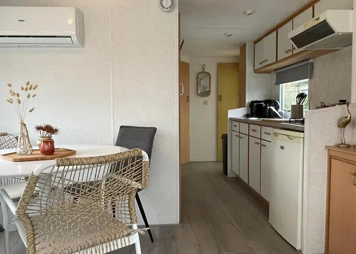 Retro Stacaravans אתר קמפינג Warmond